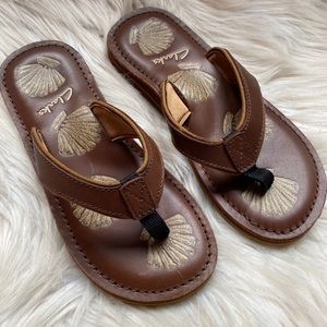 Women’s clark flip flops
